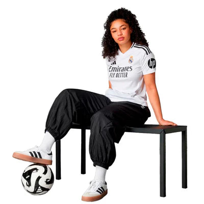 Camiseta Real Madrid Femenina Primera Equipación 2024/25 + 5 REGALOS 🎁